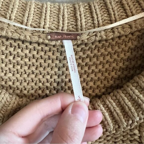 Free People Women’s Dream Cable Knit Tan Sweater Oversized Small - Picture 5 of 12